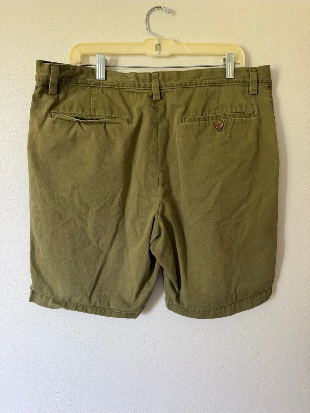 Banana Republic Aidan short men’s size 36  Olive Green Casual Chino Shorts